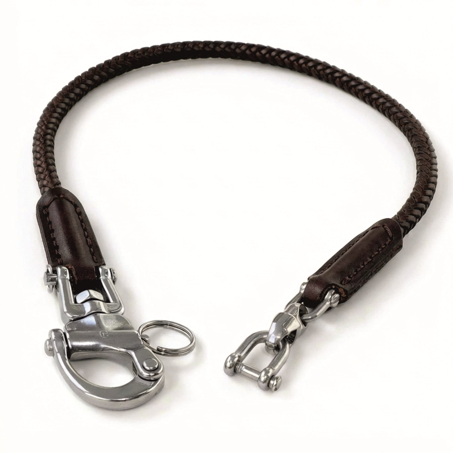 Dunkelbraune Leder Geldbeutelkette aus geflochtenem Echtleder mit Edelstahl-Karabiner, Connector und 360°-Drehgelenken.