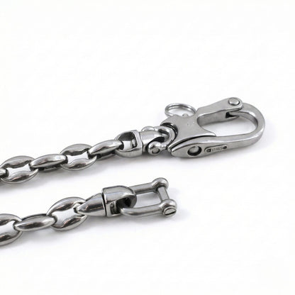 Edelstahl Wallet Chain mit Kaffeebohnenkette, großem Karabiner und 360°-Drehgelenk auf weißem Hintergrund, tragbar als Hosenkette oder Schlüsselkette.