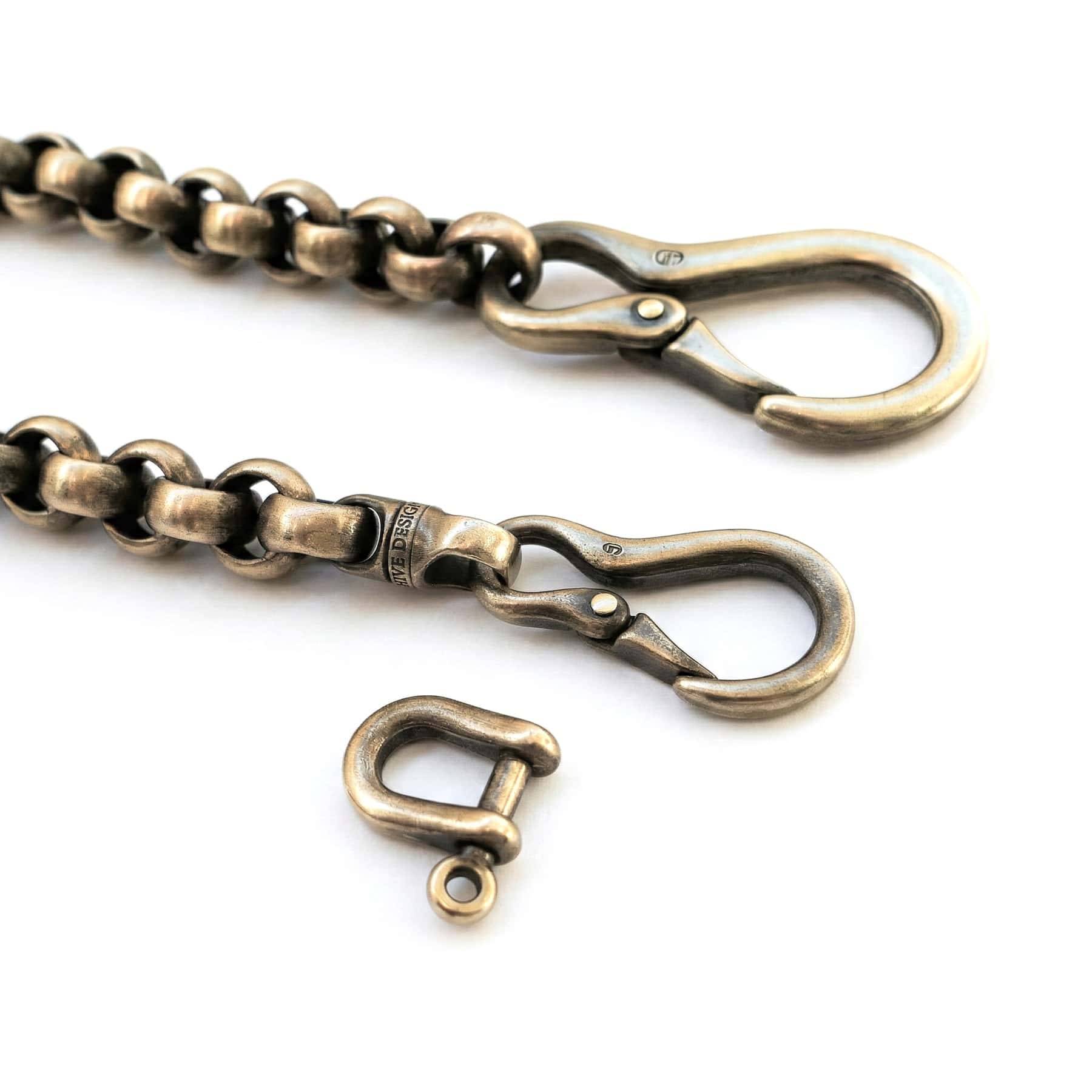 Erbsenkette aus Messing im Vintage Look mit Karabiner und Connector Detail