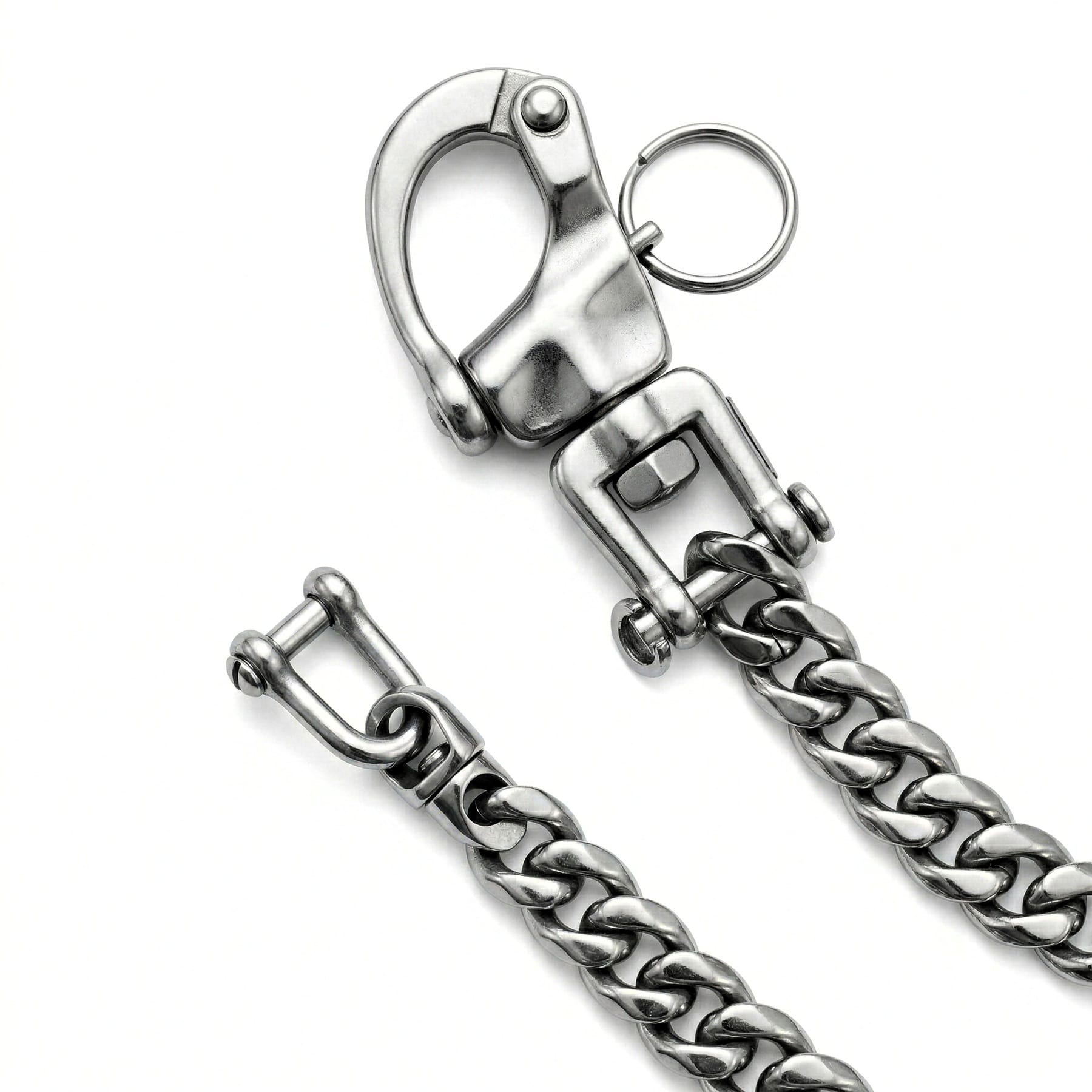 Detailansicht der gefeilten Panzerkette Wallet Chain aus Edelstahl mit massivem Karabiner