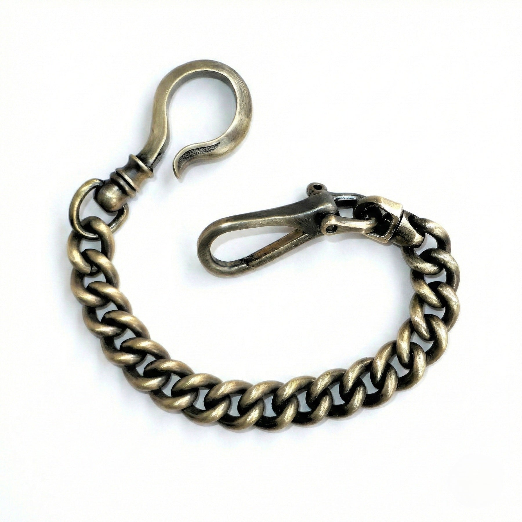 Massive Messing Schlüsselkette mit Panzerkette, Haken, Karabiner und matt geschwärztem Vintage-Finish.