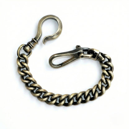 Massive Messing Schlüsselkette mit Panzerkette, Haken, Karabiner und matt geschwärztem Vintage-Finish.