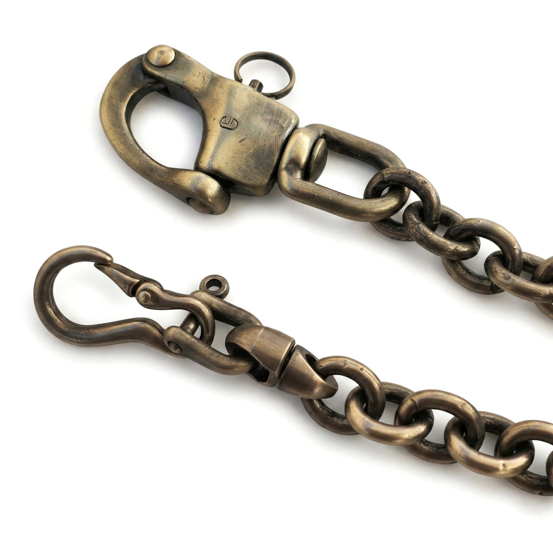 Massive Herren-Wallet-Chain im Vintage-Look mit Ankerkette und robusten Karabinern in messingfarbener Oberfläche